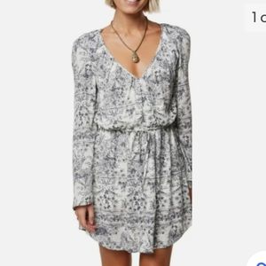 O'Neill Gretchen Bell Sleeve Blouson Dress - Size Medium